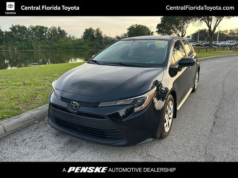 Certified 2025 Toyota Corolla LE FWD image 1