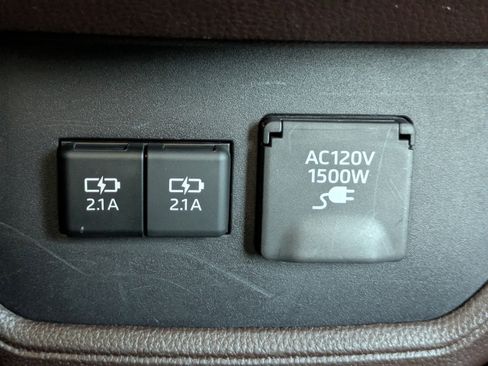 Used 2021 Toyota Highlander Platinum image 18