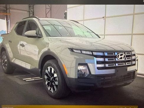 Certified 2025 Hyundai Santa Cruz SEL FWD image 2