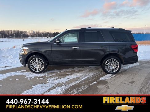 Used 2022 Ford Expedition Limited image 7