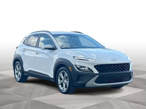 Used 2023 Hyundai Kona SEL w/ Convenience Package FWD image 2