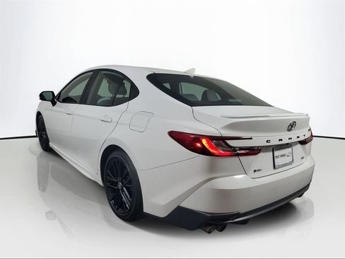 Used 2025 Toyota Camry SE w/ Multimedia Upgrade Package image 4