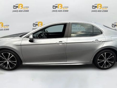 Used 2020 Toyota Camry SE FWD image 8