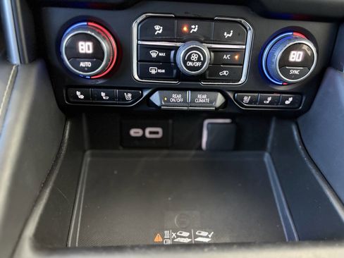 Used 2023 Chevrolet Tahoe Premier image 19