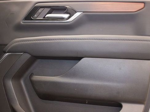 Used 2025 GMC Yukon Denali image 11