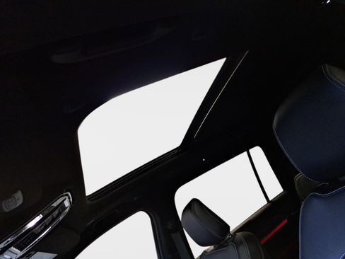 Used 2024 Jeep Grand Cherokee L Overland w/ Trailer Tow Package image 29