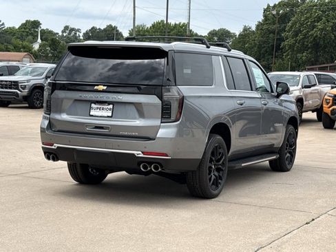 New 2026 Chevrolet Suburban Premier AWD/4WD image 3