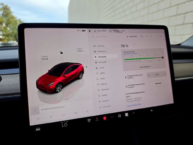 Used 2024 Tesla Model Y Long Range AWD/4WD image 47