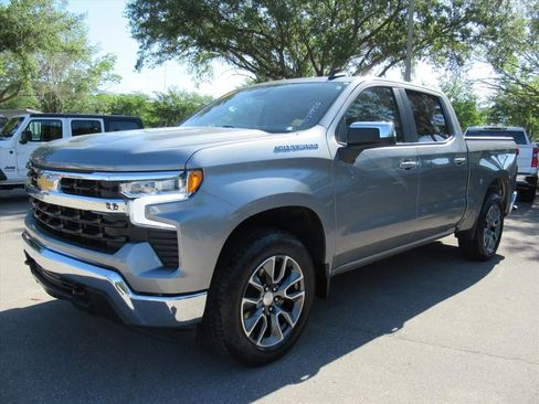 Used 2024 Chevrolet Silverado 1500 LT image 3