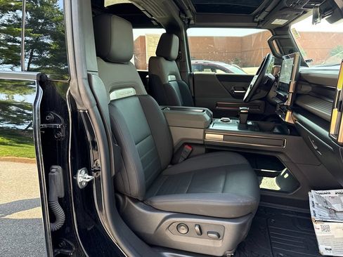 Used 2024 GMC Hummer EV 2X AWD/4WD image 30
