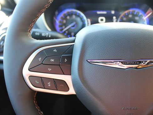 New 2026 Chrysler Pacifica Pinnacle image 14