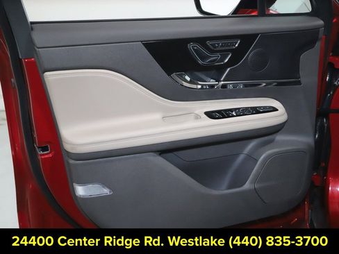 Certified 2024 Lincoln Corsair AWD image 15