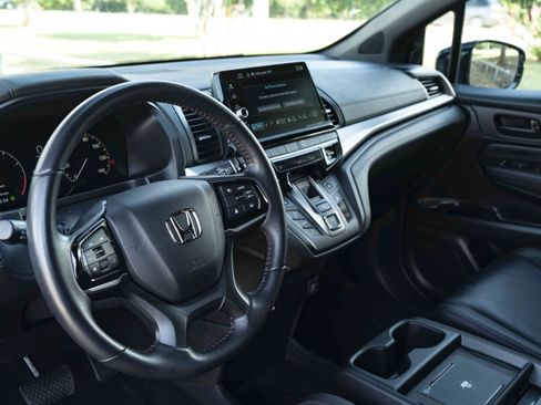 Used 2025 Honda Odyssey Sport-L image 16