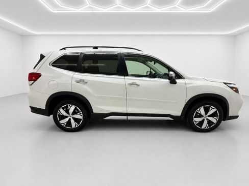 Used 2019 Subaru Forester Touring AWD/4WD image 2