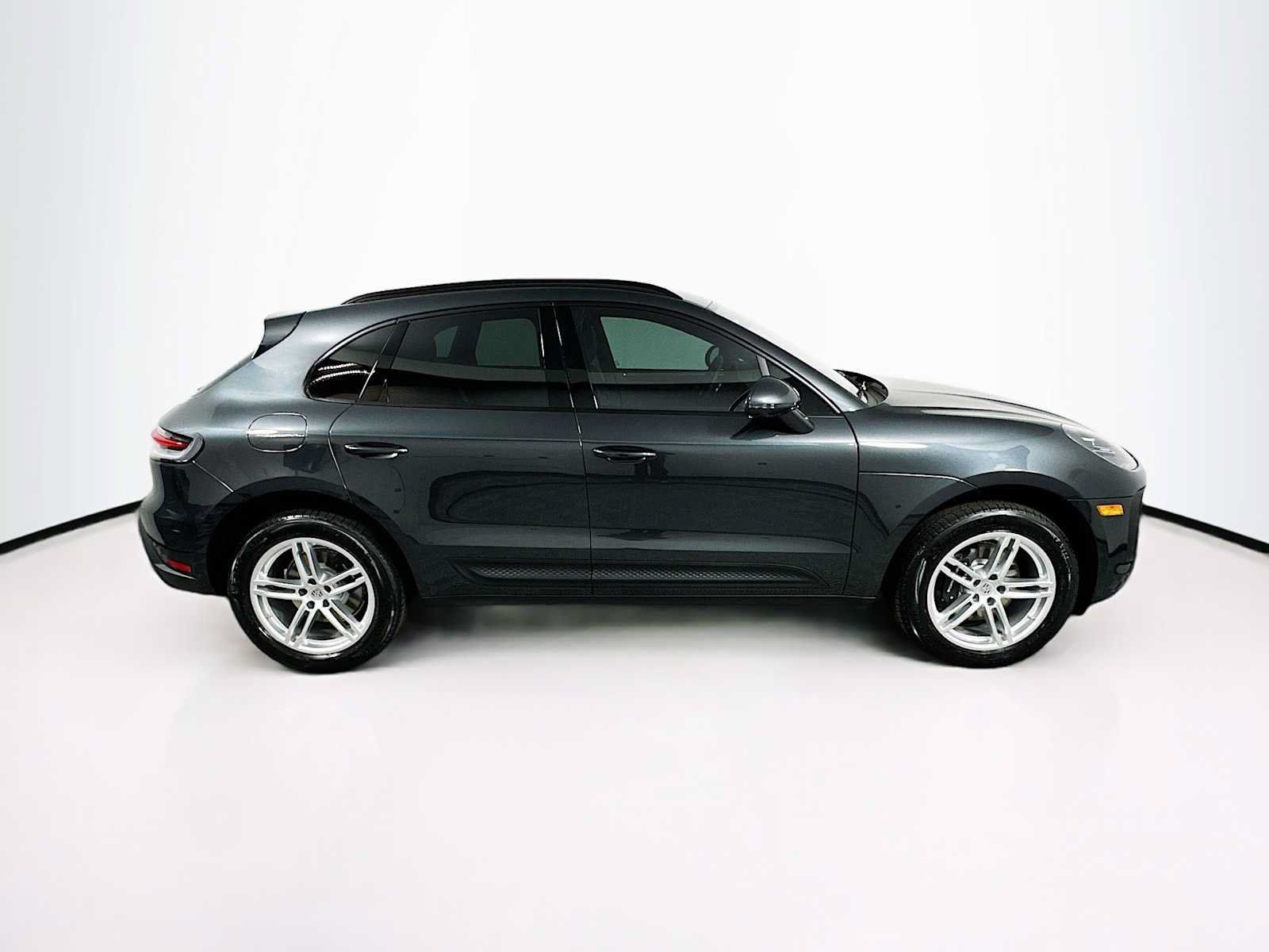 Used 2026 Porsche Macan AWD/4WD image 8