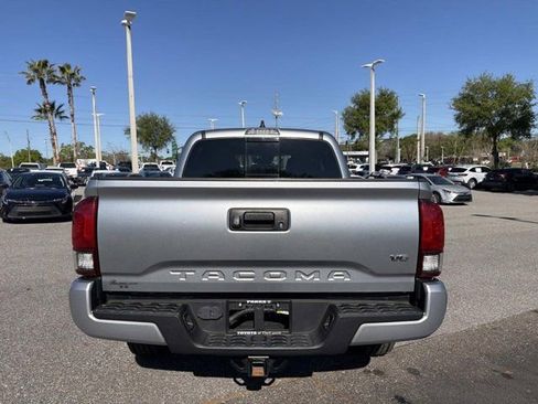 Used 2022 Toyota Tacoma SR5 w/ Technology Package image 3