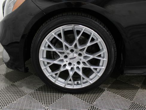 Used 2015 Mercedes-Benz E 350 4MATIC Sedan image 35