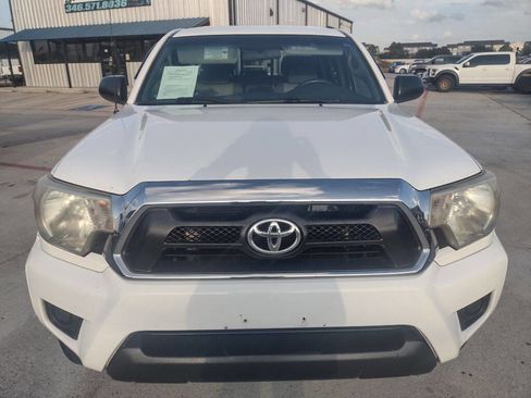 Used 2014 Toyota Tacoma PreRunner image 2