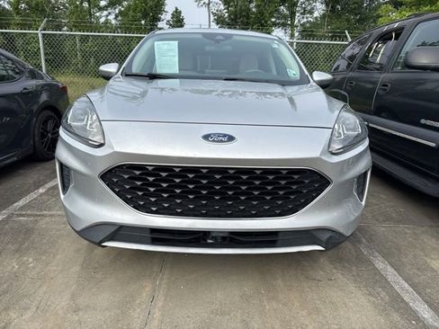 Used 2020 Ford Escape SE FWD image 2
