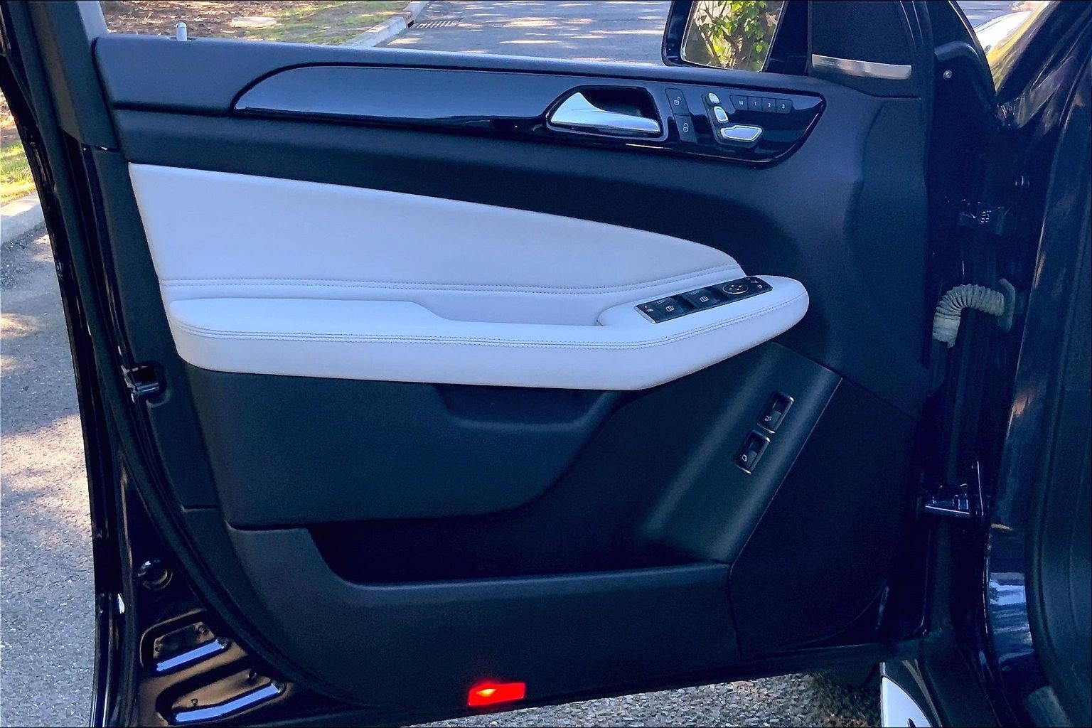 Used 2019 Mercedes-Benz GLS 450 4MATIC image 20