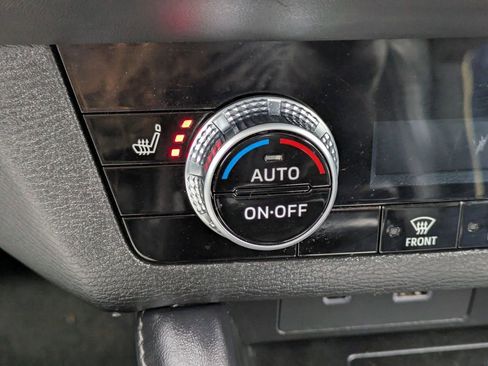 Used 2024 Mitsubishi Outlander SE image 23