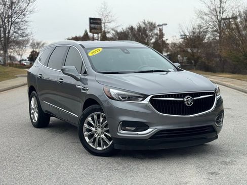 Used 2019 Buick Enclave Premium w/ Experience Buick Package image 2
