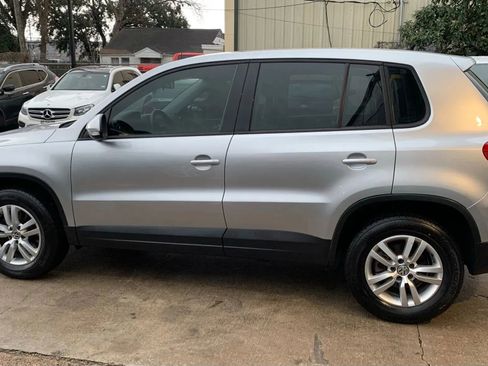 Used 2013 Volkswagen Tiguan S FWD image 4