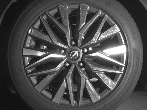 Used 2025 Nissan Altima 2.5 SV image 12