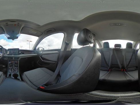 Used 2025 Volkswagen Jetta SE image 42