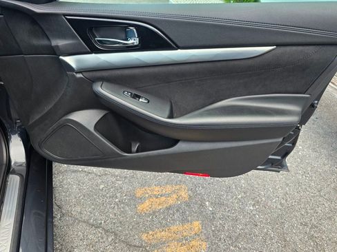 Used 2016 Nissan Maxima SR FWD image 19