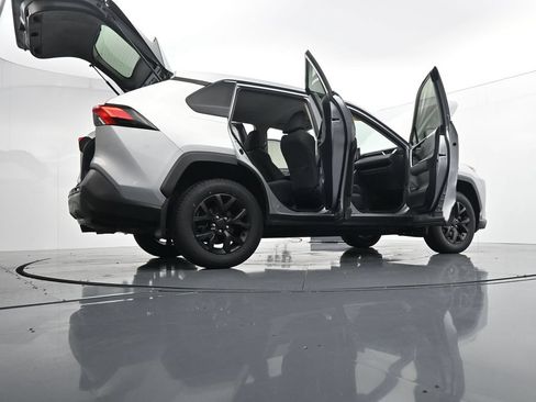 Used 2022 Toyota RAV4 LE FWD image 48