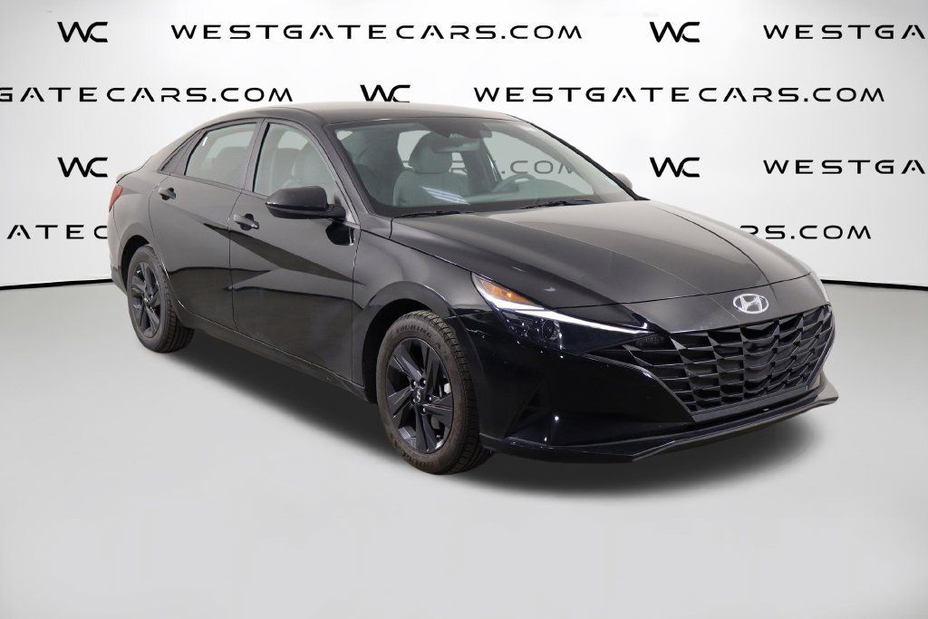 Used 2023 Hyundai Elantra SEL w/ Cargo Package FWD image 40