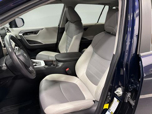 Used 2019 Toyota RAV4 Limited AWD/4WD image 12