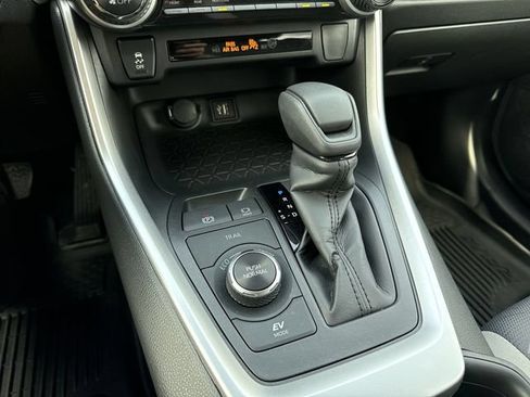 Used 2025 Toyota RAV4 XLE w/ Convenience Package AWD/4WD image 19
