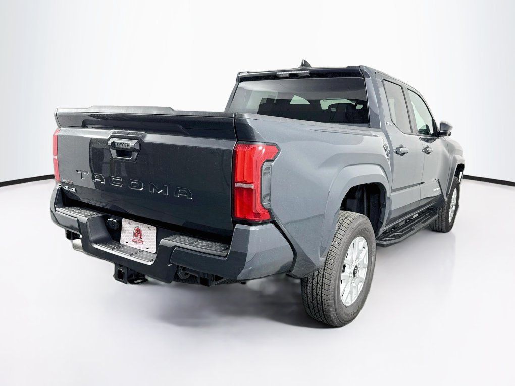 Used 2026 Toyota Tacoma SR5 AWD/4WD image 10