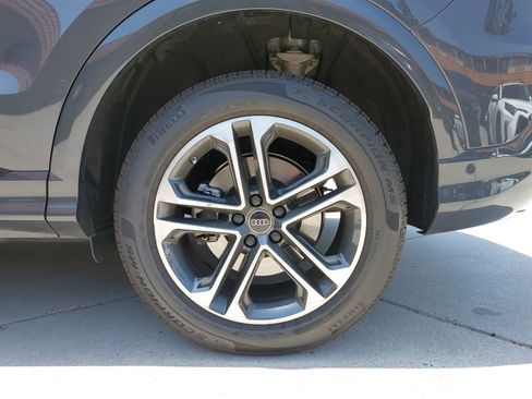 Used 2025 Audi Q5 Premium w/ Convenience Package AWD/4WD image 7