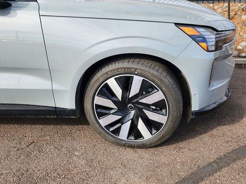 Used 2025 Volvo EX90 Ultra image 8