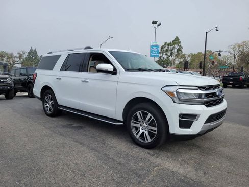 Used 2023 Ford Expedition Max Limited image 9
