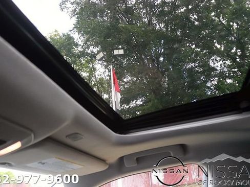 Used 2023 Toyota Highlander XLE FWD image 32