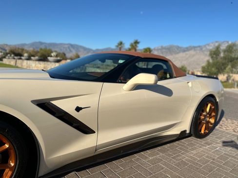 Used 2016 Chevrolet Corvette Stingray Convertible w/ 3LT Preferred Equipment Group RWD image 21