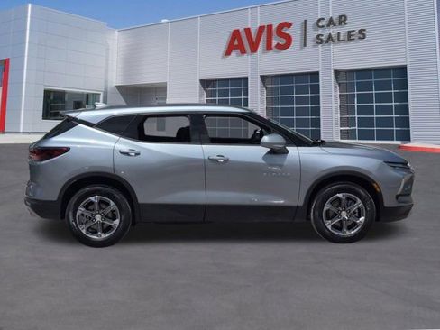 Used 2025 Chevrolet Blazer LT FWD image 5
