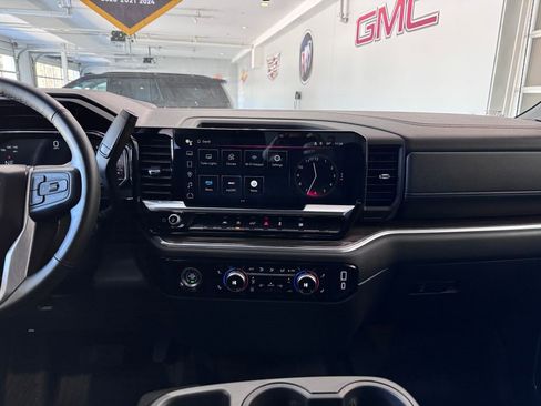 Certified 2024 GMC Sierra 1500 Elevation AWD/4WD image 19
