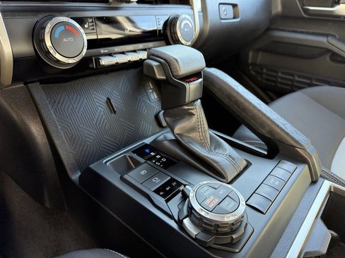 Certified 2024 Toyota Tacoma TRD Off-Road image 27