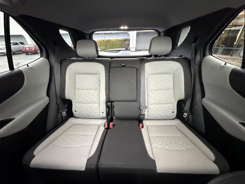 Used 2018 Chevrolet Equinox LT image 4