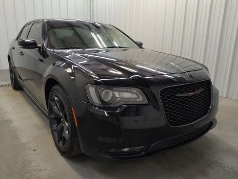 Used 2022 Chrysler 300 S RWD image 13