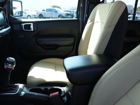 Used 2022 Jeep Wrangler Unlimited Sport AWD/4WD image 37