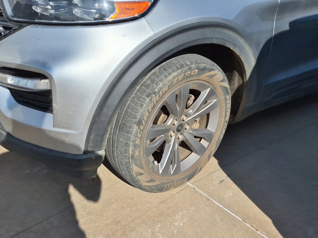 Used 2023 Ford Explorer XLT w/ Equipment Group 202A RWD image 6
