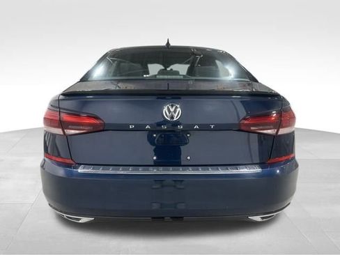 Certified 2022 Volkswagen Passat 2.0T R-Line image 7