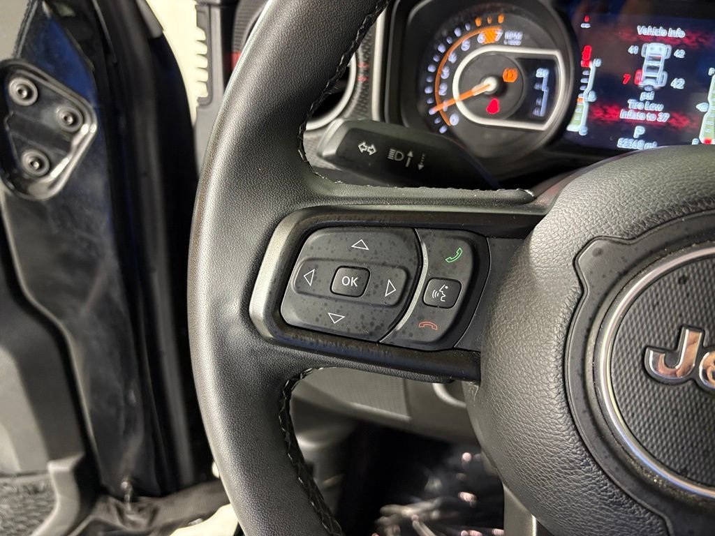 Used 2025 Jeep Wrangler Unlimited Rubicon AWD/4WD image 19