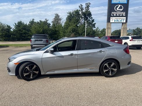 Used 2016 Honda Civic Touring image 2